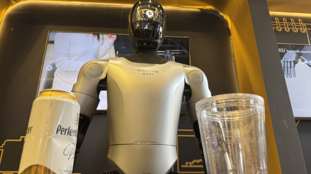 Auf der IFA 2026 in Berlin zeigen viele Hersteller was ihre Roboter alles können.