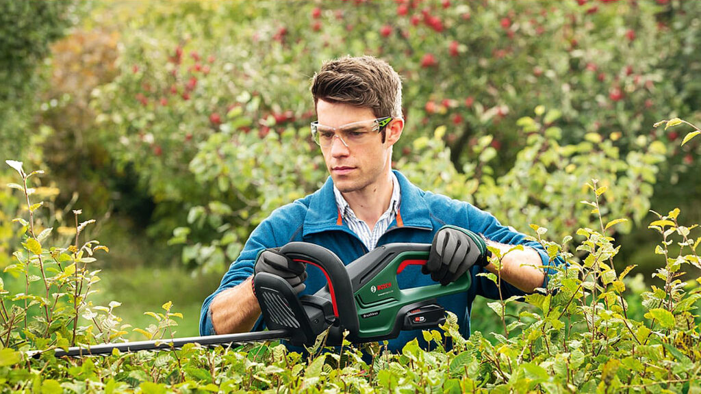 Bis zu 37 % sparen: Die 4 besten Akku-Heckenscheren im Herbst