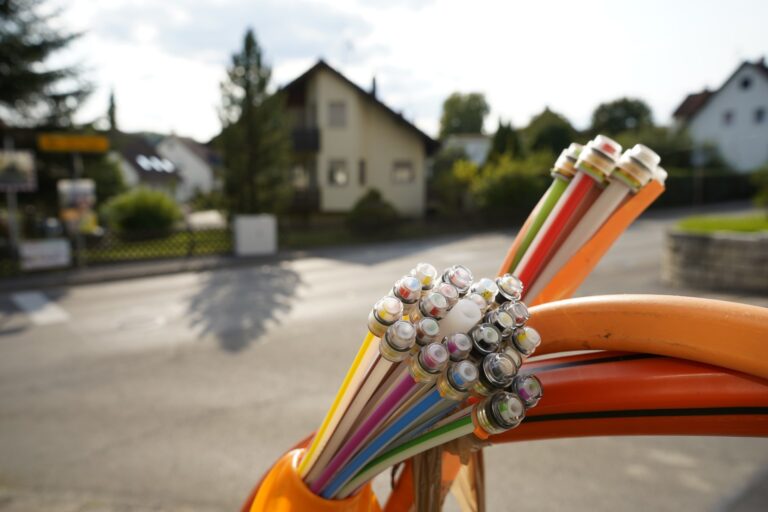Lohnt sich Glasfaser zuhause wirklich? Kosten, Tempo, Nutzen