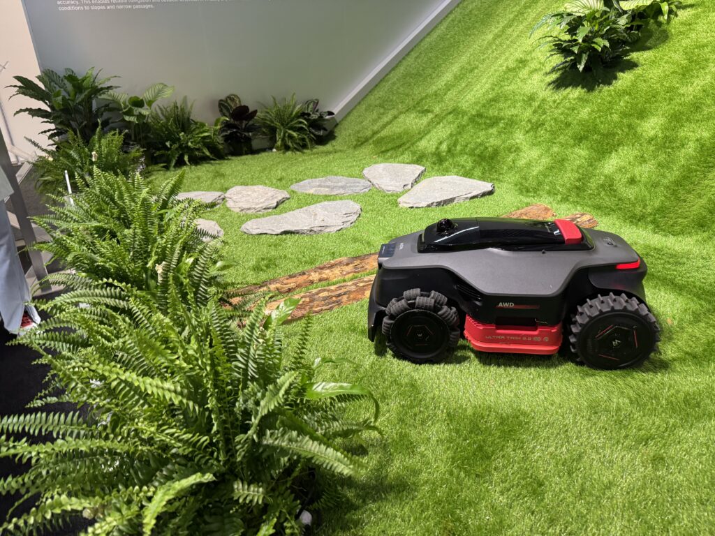 Dank UltraTrim 3.0 soll der Randschnitt beim der neuen MOVA Mähroboter Generation nochmal verbessert werden.