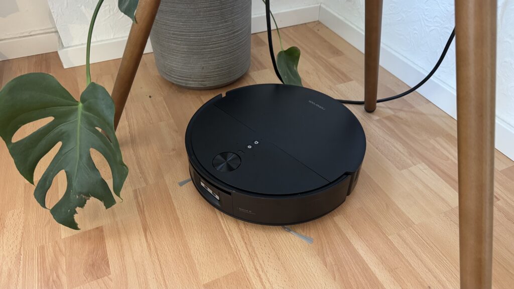 De Saros 20 Flow Complete kann sicher in der Testwohnung navigieren.