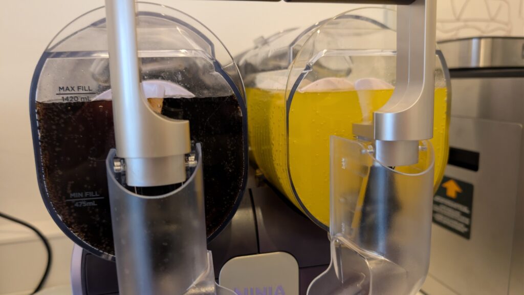 Die Tanks der Ninja Maschine fassen jeweils 1,42 Liter.