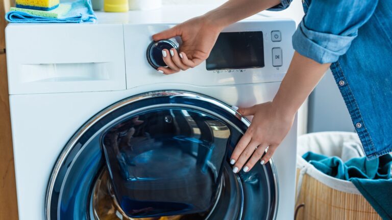 Waschmaschine quietscht beim Schleudern? Das kann es sein