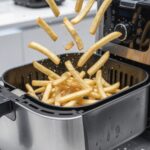 Zuviel Pommes auf einmal oder zuviel Öl auf den Kartoffelstiften machen den schnellen Snack zu einem Albtraum.