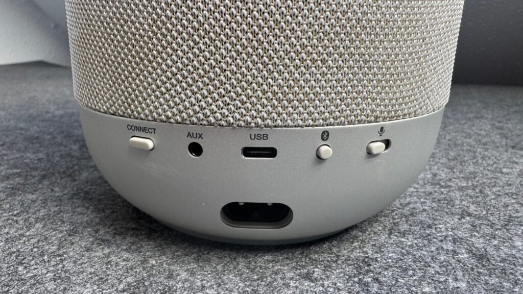 Der Denon Home 200 kann auch per USB-C oder AUX betrieben werden.