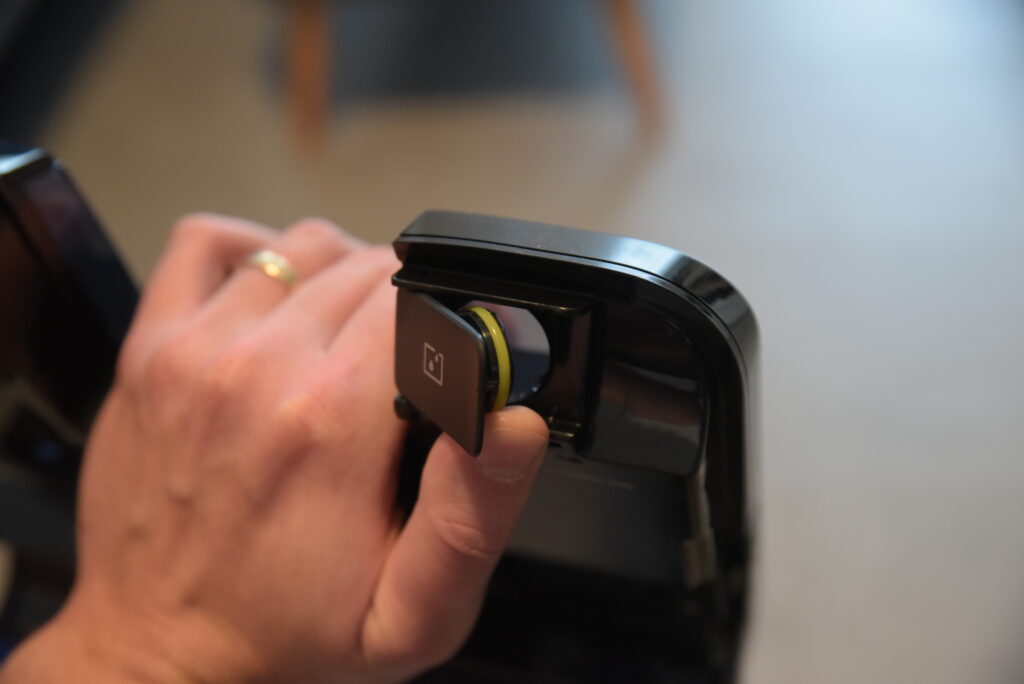 Neben der automatische Befüllung über die Station kann der S9 Scientist auch manuell befüllt werden.