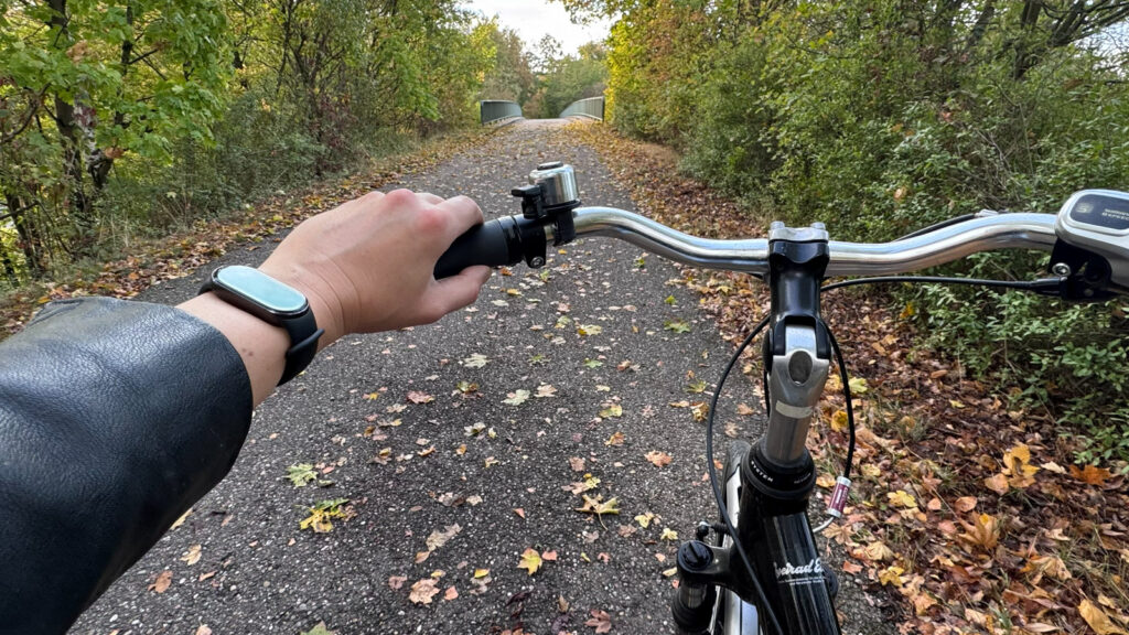 Bei unserem Test waren wir sowohl auf Radwegen als auch off-road unterwegs